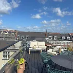 Beautiful With A Private Rooftop Terrace 아파트 *