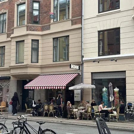 Beautiful With A Private Rooftop Terrace Apartmán *